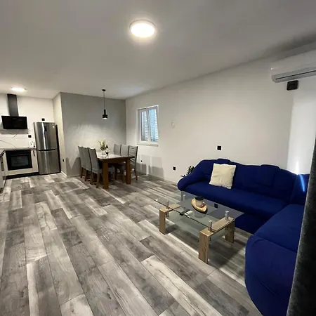 Anticato * Makarská